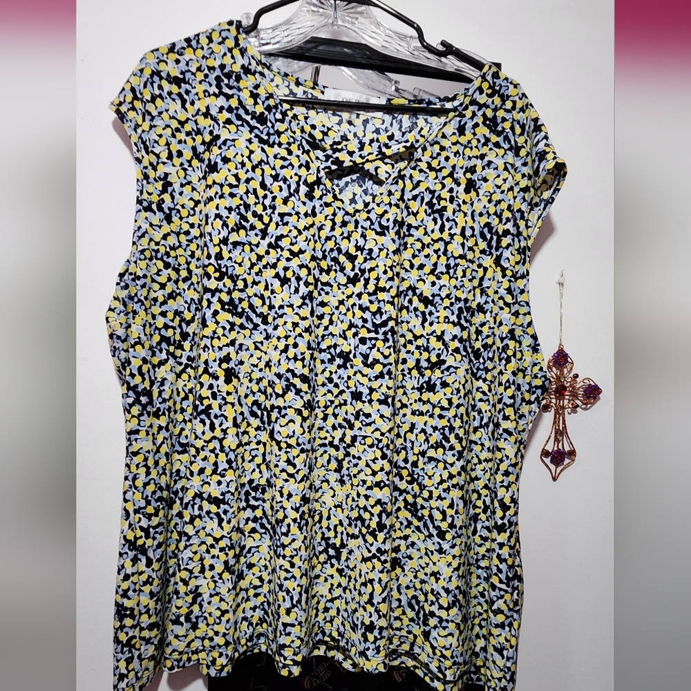Jones Studio Sleeveless Blouse
